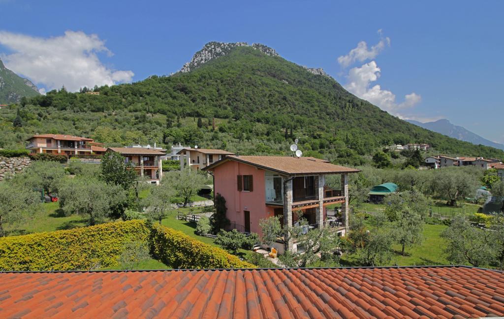 Residence "Borgo Le Torri" Toscolano Maderno Exterior foto