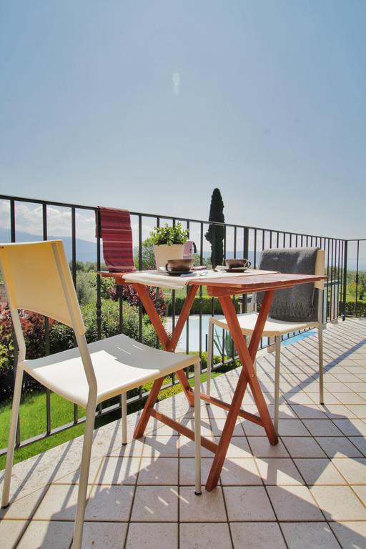 Residence "Borgo Le Torri" Toscolano Maderno Exterior foto
