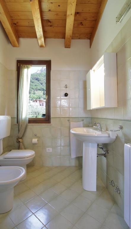 Residence "Borgo Le Torri" Toscolano Maderno Exterior foto