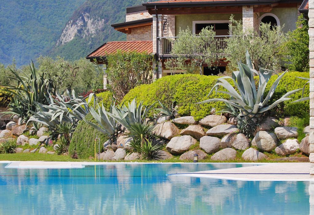 Residence "Borgo Le Torri" Toscolano Maderno Exterior foto