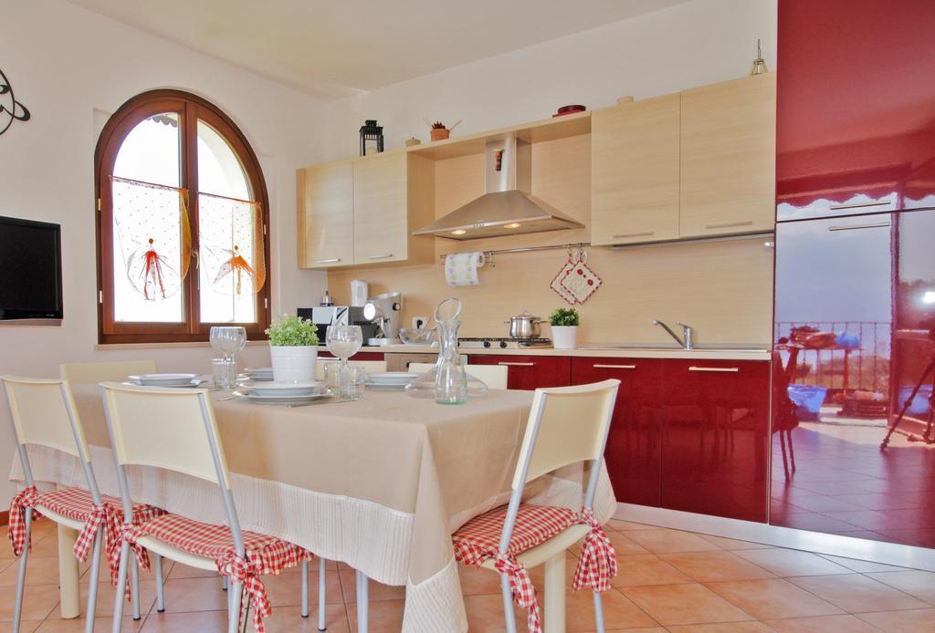 Residence "Borgo Le Torri" Toscolano Maderno Exterior foto